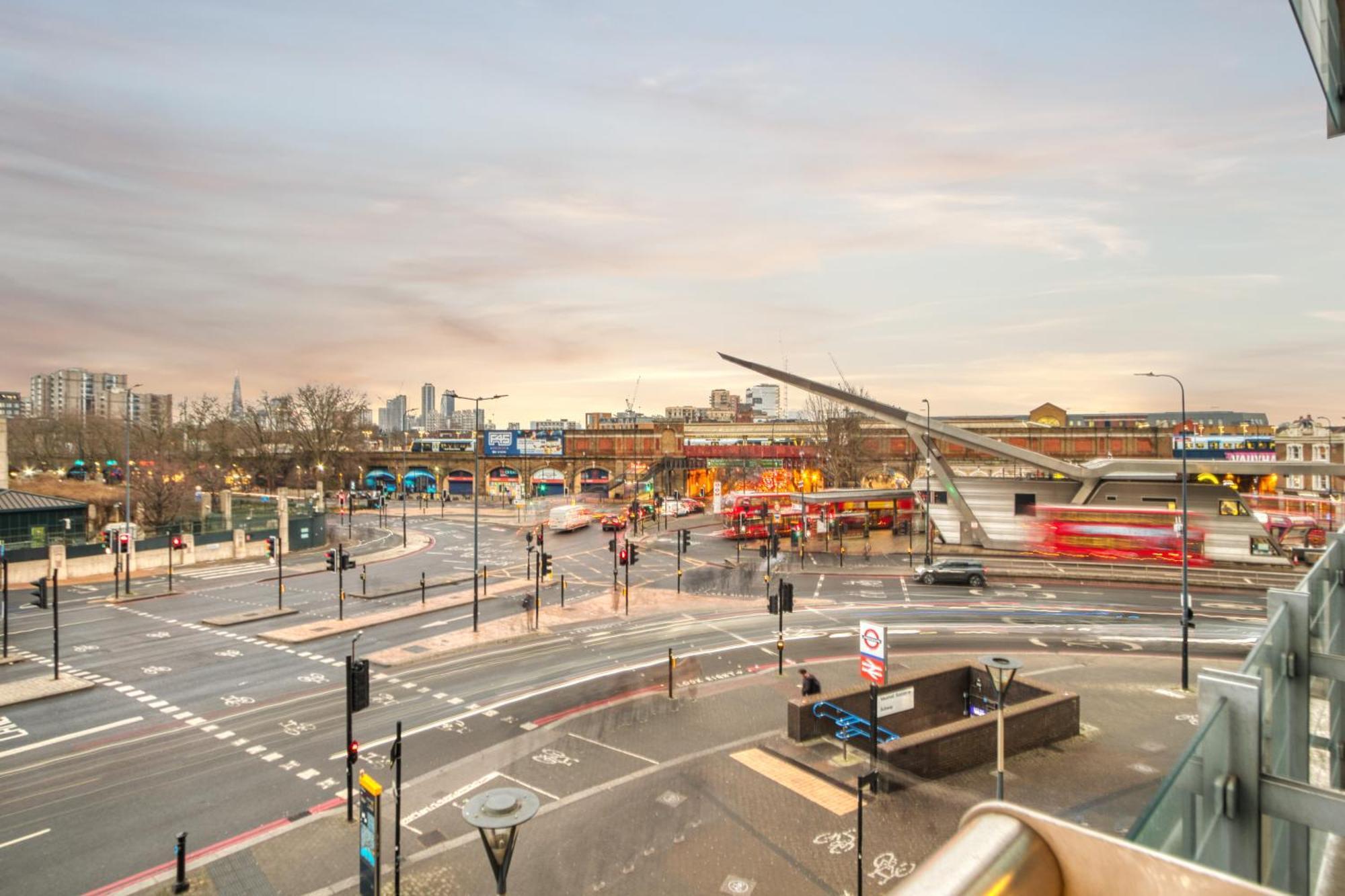 Stunning 1 Bed With Ac Next To Vauxhall Station Apartment