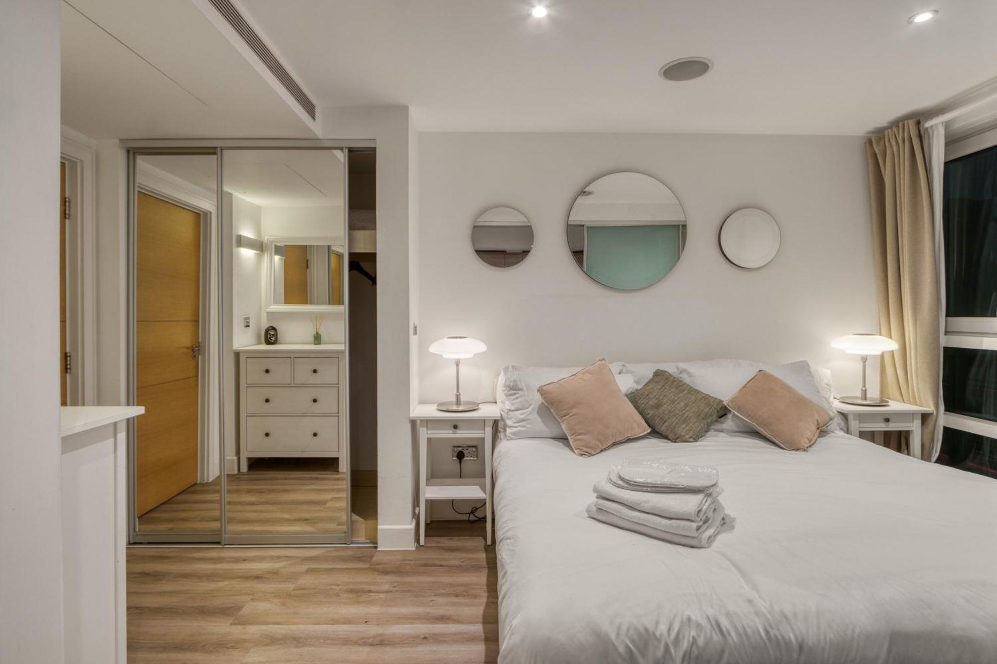 Stunning 1 Bed With Ac Next To Vauxhall Station London
